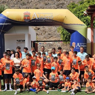 Playa de Santiago acogió la clausura del V Campus de Tecnificación de Fútbol Santiago Hernández