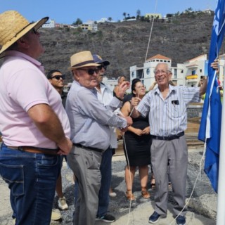 Playa de Santiago izó este jueves su Bandera Azul Europea en su playa